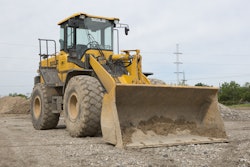 LG938L 2 56041f0c5b324