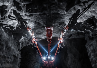 Two automation packages are available for the DT922i which facilitate drilling by allowing operators to program drill plans for the machine to follow, ensuring better predictability and drilling accuracy.