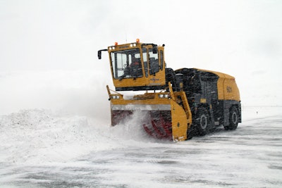 VolvoPenta OveraasenTV1000SnowPlow 561bc3012b5f0