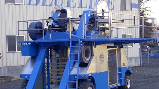 BL Blueberry harvester 003 5649fb0e1469a