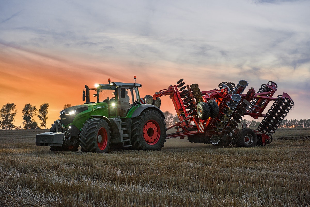 Fendt introduces new high-horsepower tractors with low engine