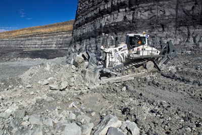 liebherr crawler tractor pr776 coal mine australia 72dpi 56a8e4c65e4ad