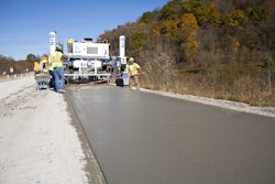 G Z S400MultiPurposeSlipformPaver 2 56bb9673ab957