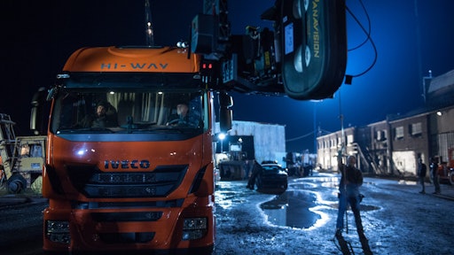 WB Batman v Superman Iveco Stralis 1 56e6f6c0d371a