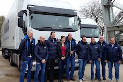 Jacqueline Galant Belgium s Federal Minister of Mobility with the Iveco Truck Platooning team in Brussels 570578dcb3746