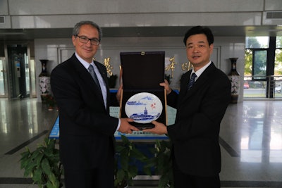 China Signing 062016 2 576c2372b67c9