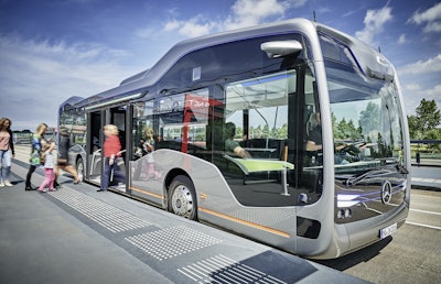 Daimler MercedesBenzFutureBus 579fc3485d03a