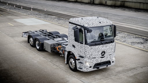 Daimler MercedesBenzeTruck 57a3563dbdcf7