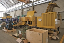 The diesel-hydraulic drive modules with fuel efficient load-sensing technology are assembled on a work station parallel to the plant assembly. From 2017 diesel electric units with ‘plug-in’ option will be added as an alternative.