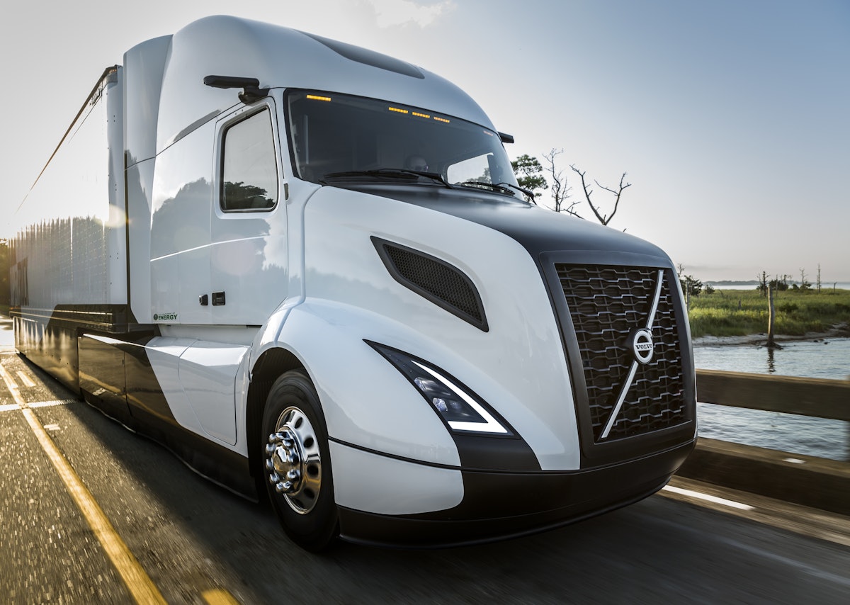 Volvo Trucks – SuperTruck 2 exceeds freight efficiency goals 