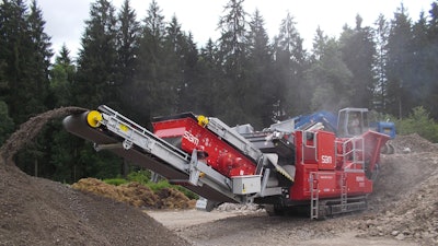 liebherr electric travel drive in SMB crusher 300dpi 5804cc3daa8d0