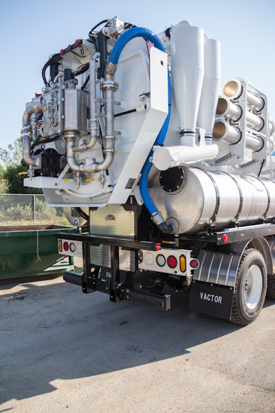 Vactor 2100 Plus water recycling system rear 580661b609149