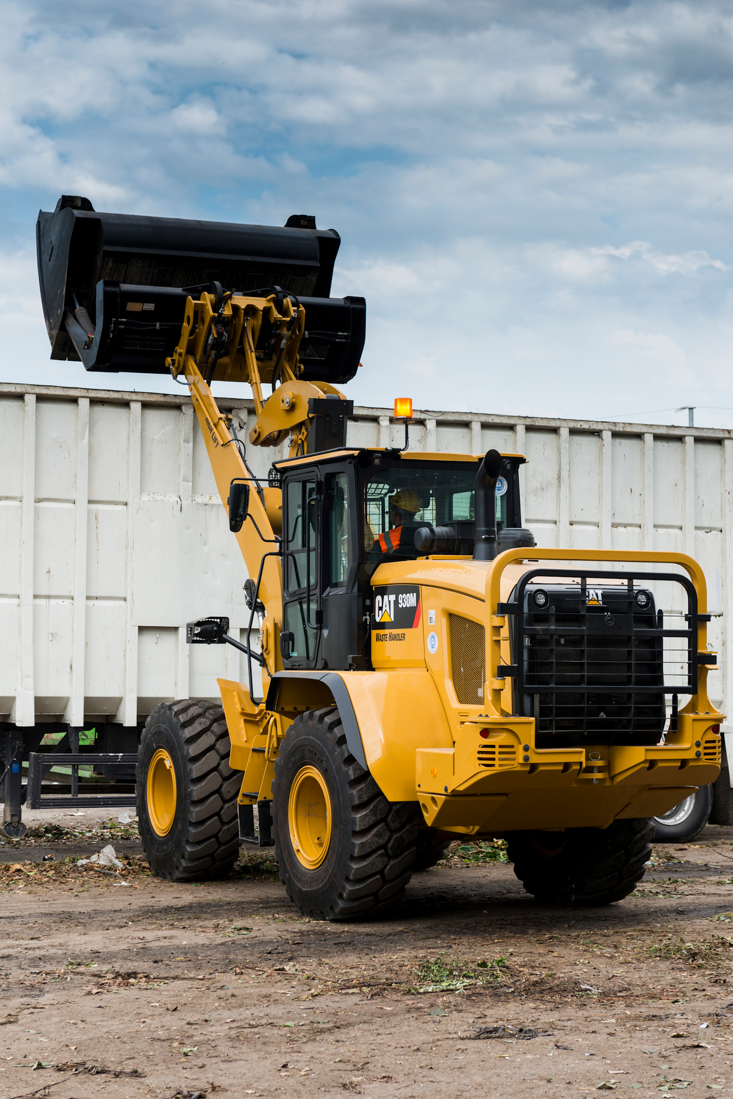 Cat M Series Wheel Loaders 930m Ag Handler Include Features For Increased Productivity Oem Off Highway