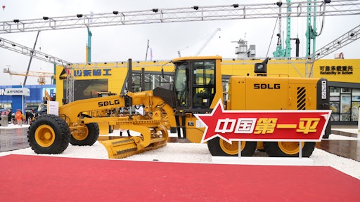 Sdlg Launched The New G9260 Motor Grader At Bauma China 2016 583c3da90603b