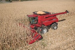 Case IH Axial-Flow 7240 Combine & 4412 Folding Corn Head