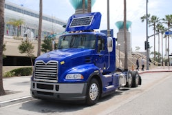 Mack's plug-in hybrid drayage truck.
