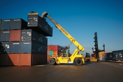 Rs45 46 Reach Stacker App1 58935ca839510
