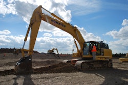 Student Learning How To Operate A Komatsu Pc490 L Ci 11 5891ed1953ccd