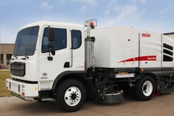 Elgin Sweeper Broom Bear Cabover Chassis 58d17fe9e0cc0
