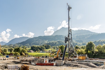 Piling and drilling rig LRB 355