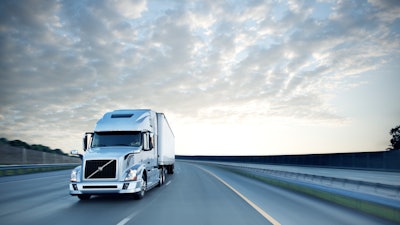 Legacy Volvo 670 Silver 58e5331589849