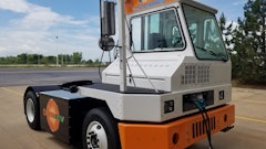 Orange Ev T Series Pure Electric Terminal Truck Charging 595d591197e72