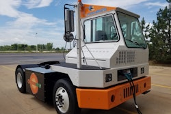 Orange Ev T Series Pure Electric Terminal Truck Charging 595d591197e72