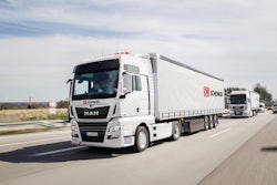 P Tgx Eot Platooning Db Schenker Man 02 596792ef3b401