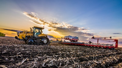 Challenger Mt743 With White Planter 9824 Ve High Speed Planter Img 0583