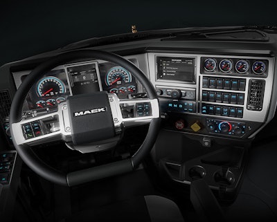 170913 Mack Granite, Pinnacle Interior