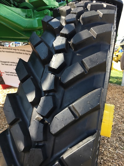To mitigate heat buildup, the Agriflex 363 features a large tread face to distribute heat over a larger area, as well as more rubber in the contact patch to dissipate heat.