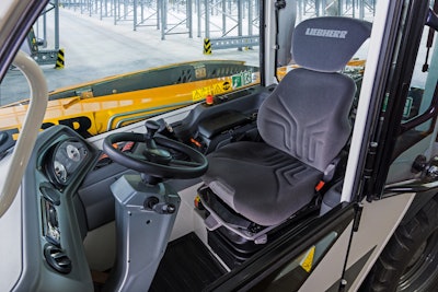 The cab in the new Liebherr telescopic handlers offers ideal visibility.
