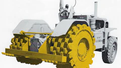 Hyster was the leading producer of compaction wheels for two-axle scraper tractors. Here, a Cat 630A is equpped with Hyster C400B padfoot wheels with cleaning bars.