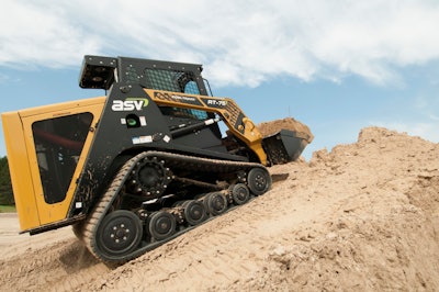 ASV's RT-75 has 18 in. (475 mm) wide rubber tracks with undercarriages that are supported by flexible torsion axles to give the operator a smooth ride while it crawls over rough, uneven surfaces.