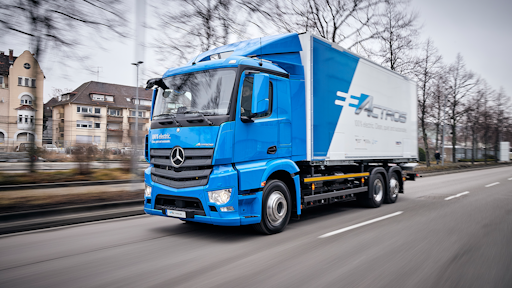 All Electric Mercedes Benz Trucks To Roll Out To Customers In 2018