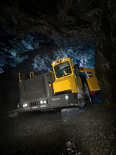 Minetruck Mt65 Mining Comm 01