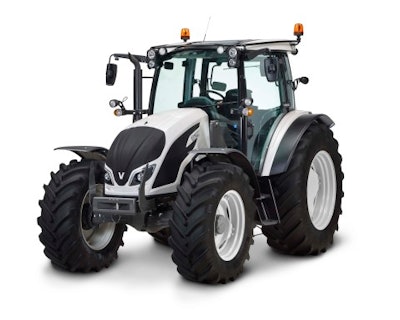 Valtra A4 Studio 1 (002)