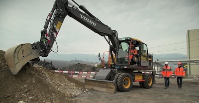 2018 June Volvo Ce Tests Safety Concepts With Colas