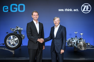 Wolf-Henning Scheider, CEO of ZF Friedrichshafen AG (right), and Dr. Günther Schuh, CEO of e.GO Mobile AG, announce the start of production of the e.GO Moove GmbH joint venture.