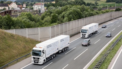 P Tgx Eot 7677 Platooning 30