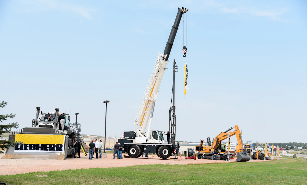 Liebherr Presents Array of Products at Open House in Wyoming | OEM Off ...