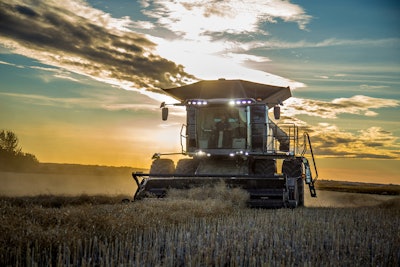 AGCO's IDEAL combine’s approach to automation blends harvesting performance benchmarks and necessary combine settings, enhancing ease of harvest for expert operators and improving efficiency of new operators. Learn more about the IDEAL combine at www.oemoffhighway.com/21008705.
