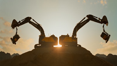 2018 Oct Watch How A Hollywood Action Hero Gives Volvo Excavators The Boot Camp Treatment 02