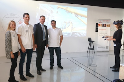 DEUTZ CEO Dr. Frank Hiller (third from left) and the team of the DEUTZ Innovation Center.