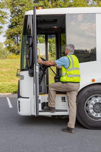 A low-entry design eases entry egress, while an optional lowering feature on the front axles further decreases an already low step-in height.