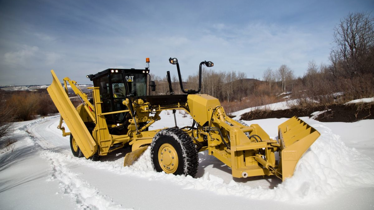 Cat 140 Motor Grader Features All Wheel Drive Option And Grade