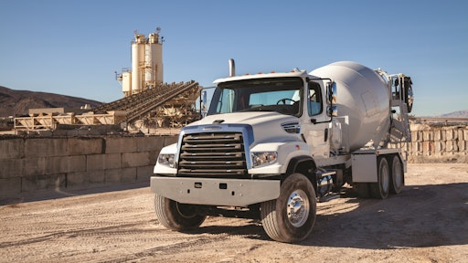 Freightliner114 Sd