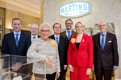 The HARTING Executive Board is very satisfied with the past financial year 2017/18: (from left to right) Andreas Conrad, Dr. Michael Pütz, Margrit Harting, Dr. Frank Brode, Philip Harting, Maresa Harting-Hertz and Dietmar Harting .