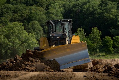 The versatile VPAT has class-leading range of motion for improved performance, especially for trenching and backfilling.