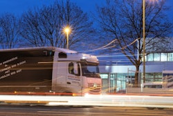 Truck 1910871 1920